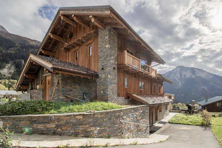 Gîte pour 8 personnes, avec jacuzzi et terrasse