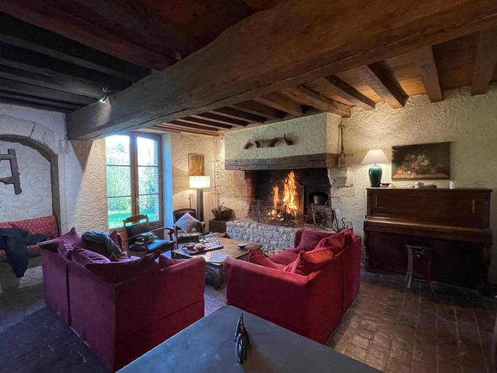 Location de vacances pour 8 personnes, avec Terrasse ainsi que Jardin et Vue à Saint-Martin-des-Pézerits