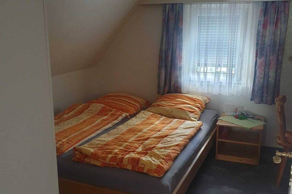 Ganze Wohnung, Kaiser's Landhaus Dachgeschoss 7 – Fewo in Franken in Herrieden, Romantische Straße