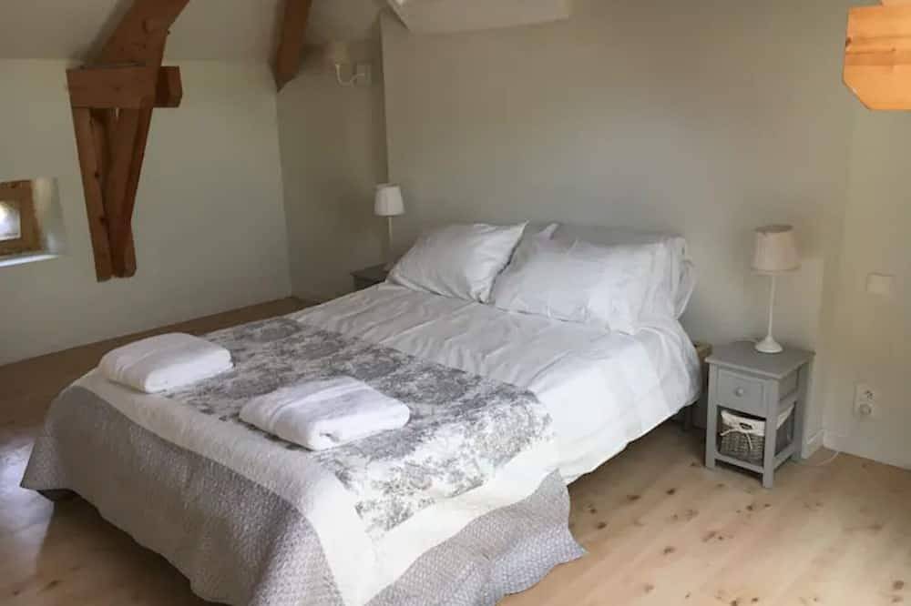 Traditional 2 Bedroom Stone Cottage, Wifi & Pool in Sw France in Douzains, Villeneuve-sur-Lot und Umgebung