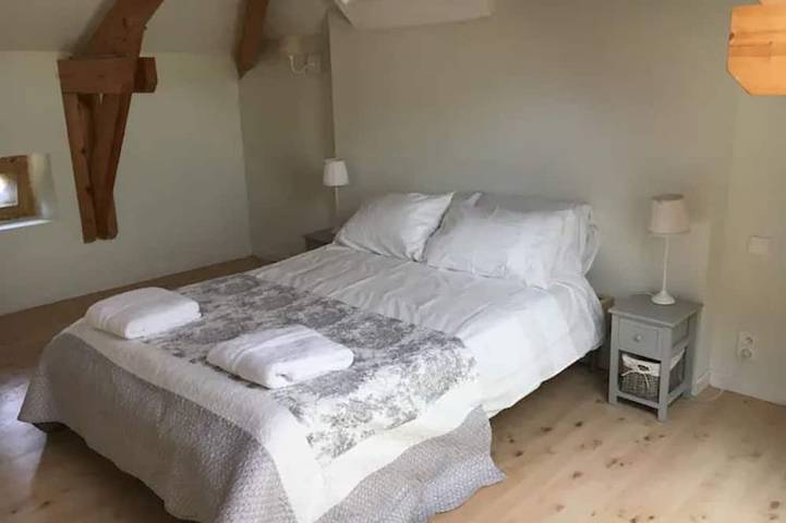 Gîte pour 4 personnes, avec jardin et terrasse à Douzains - 2