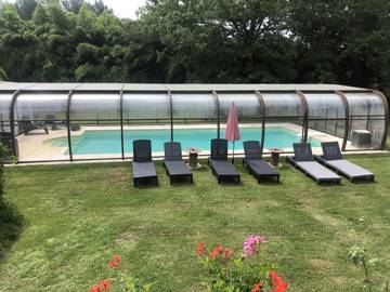 Gîte pour 10 personnes, avec terrasse ainsi que piscine et jardin à Charenton-du-Cher