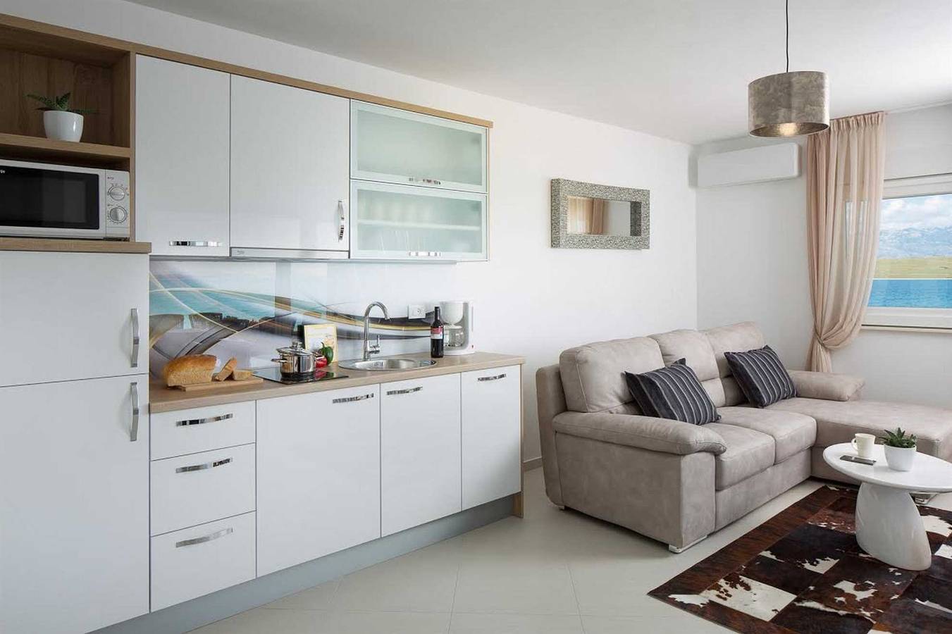 Geheel appartement, Air-conditioned apartment for 2-4 persons | just 10 meters to the sea in Vir