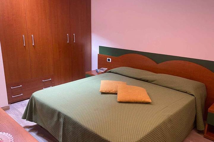 Ganze Wohnung, Ferienwohnung mit Seeblick, Pool und Klimaanlage in Limone sul Garda, Gardasee-Berge