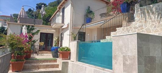 Villa pour 4 personnes, avec piscine ainsi que jardin et vue à Roquebrune-Cap-Martin