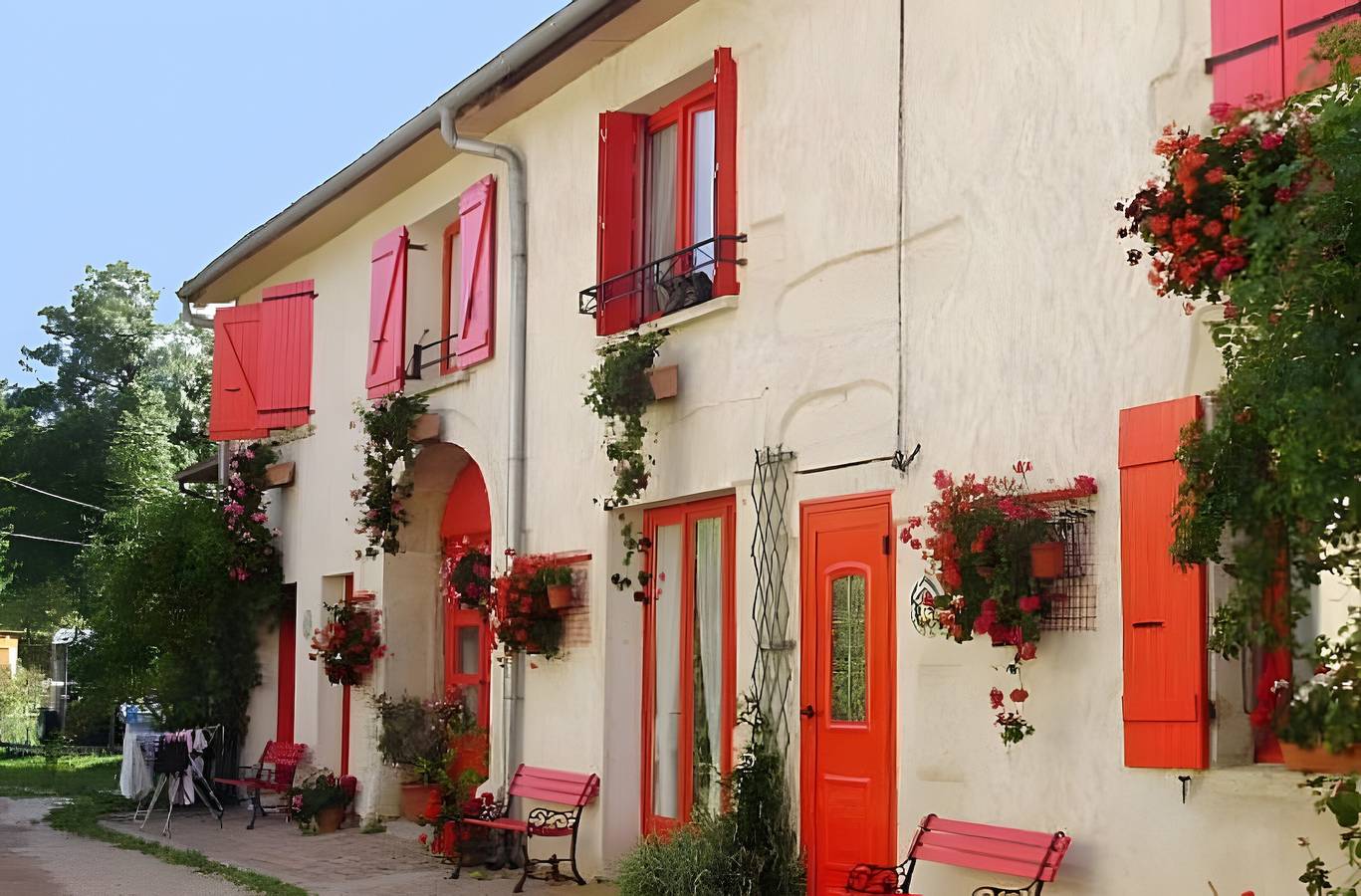 Ferienhaus „Gîte 1265 in der Seenregion“ mit Gemeinschaftsgarten und Wlan in Bonlieu, Französischer Jura