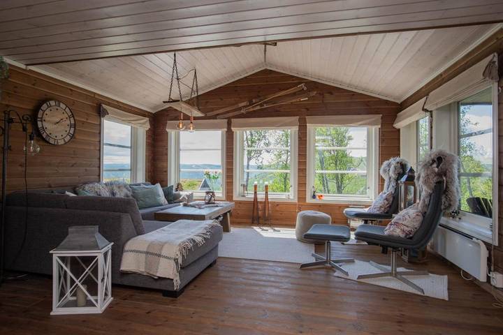 Location de vacances pour 12 personnes, avec vue et jardin à Geilo