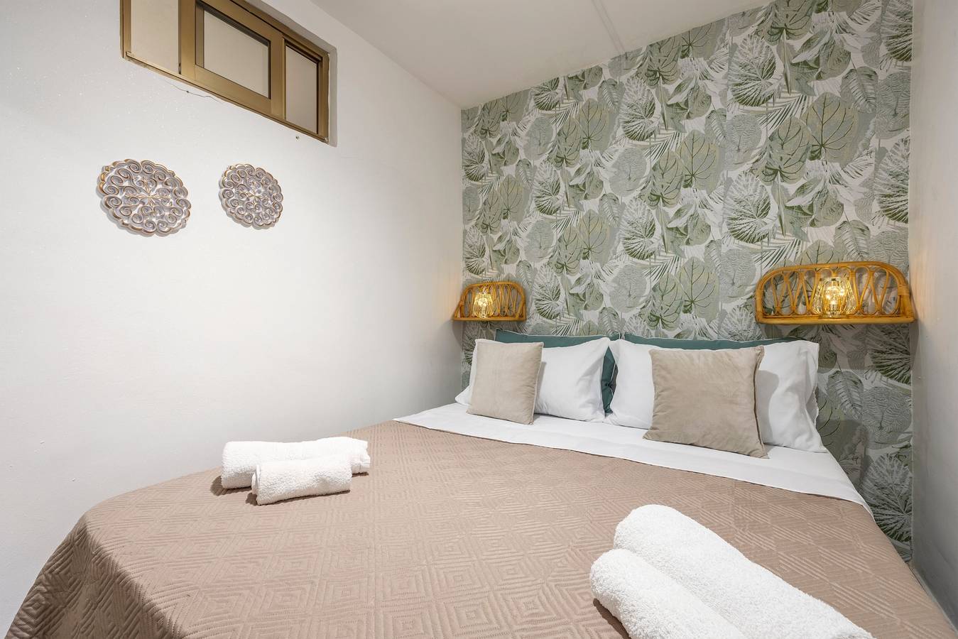 Apartamento inteiro, Casa de Férias 'Nica' com Terraço Comum, Varanda e Ar Condicionado in Palermo, Palermo (província)