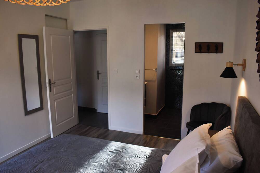 Luxury riverside cotage in a listed medieval village. in Sainte-Eulalie-d'Olt, Parc naturel régional de l'Aubrac