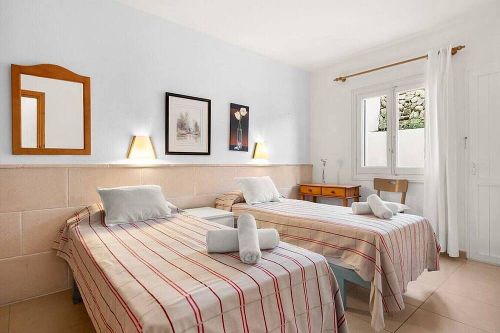 Apartamento entero, Apartment with 3 Bedroom - great seaview in Fornells, Es Mercadal