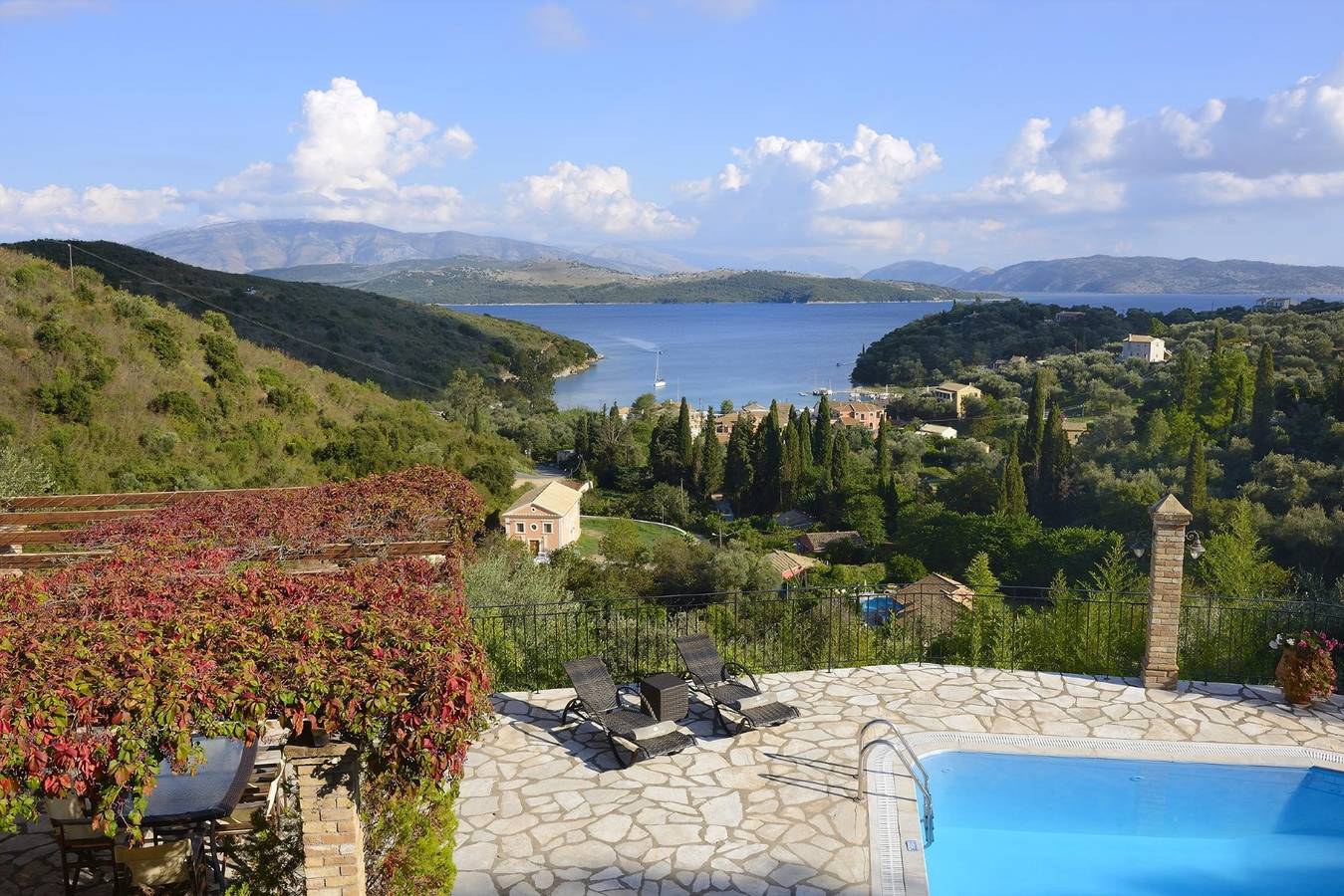 Spacious Villa with Stunning Sea Views near Agios Stephanos in Agios Stefanos (Corfu), Corfu