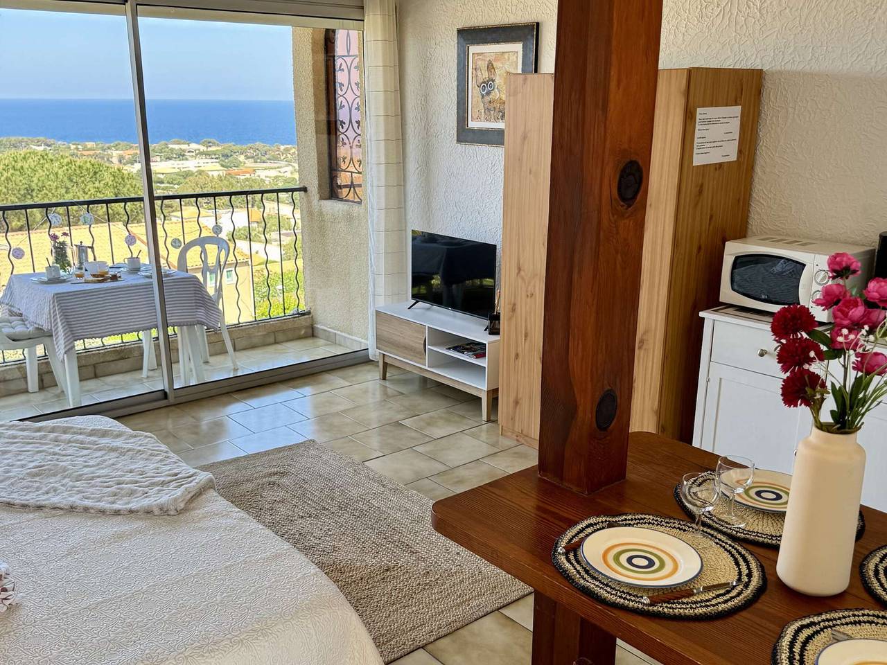 Apartamento entero, Estudio luminoso con vista al mar - Parking incluido in Sant Ambroggio, Lumio