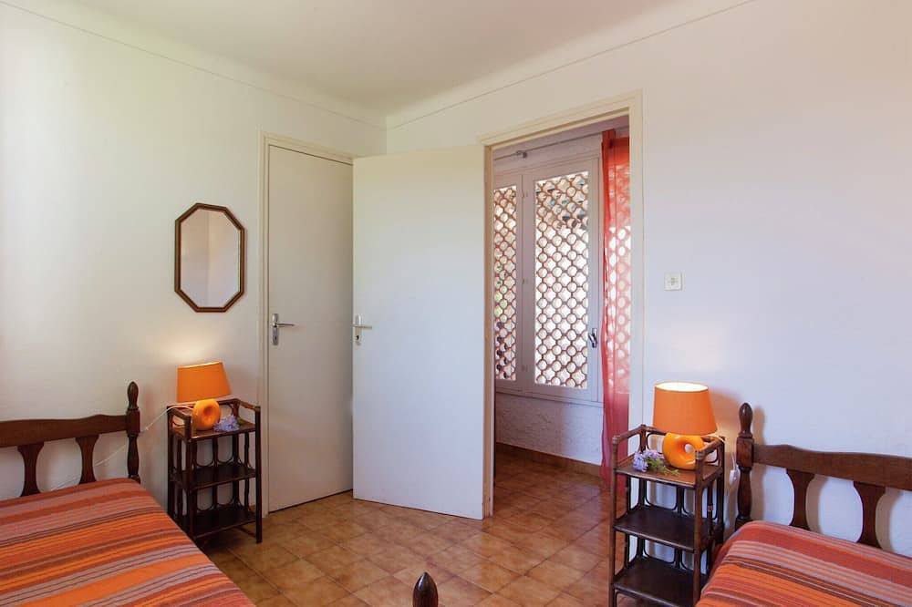 Beatitudine sulla spiaggia a Cargèse in Cargese, Parco naturale regionale della Corsica