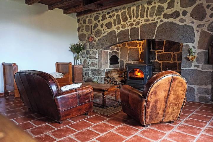 Gîte pour 5 personnes, avec Terrasse et Jardin à Saint-Martin-Valmeroux
