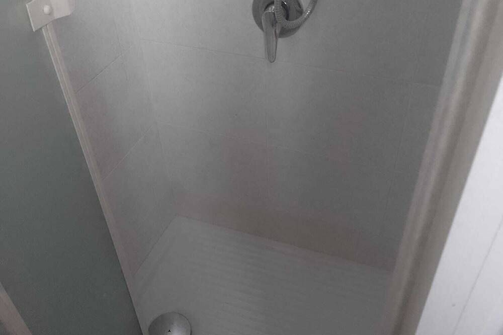 Entire apartment, Touristic apartment near the station and beach in Santa Marinella, Rome Province