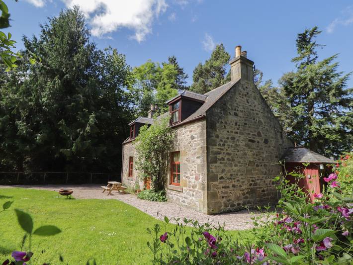Log cabin for 6 people, with garden in Moray