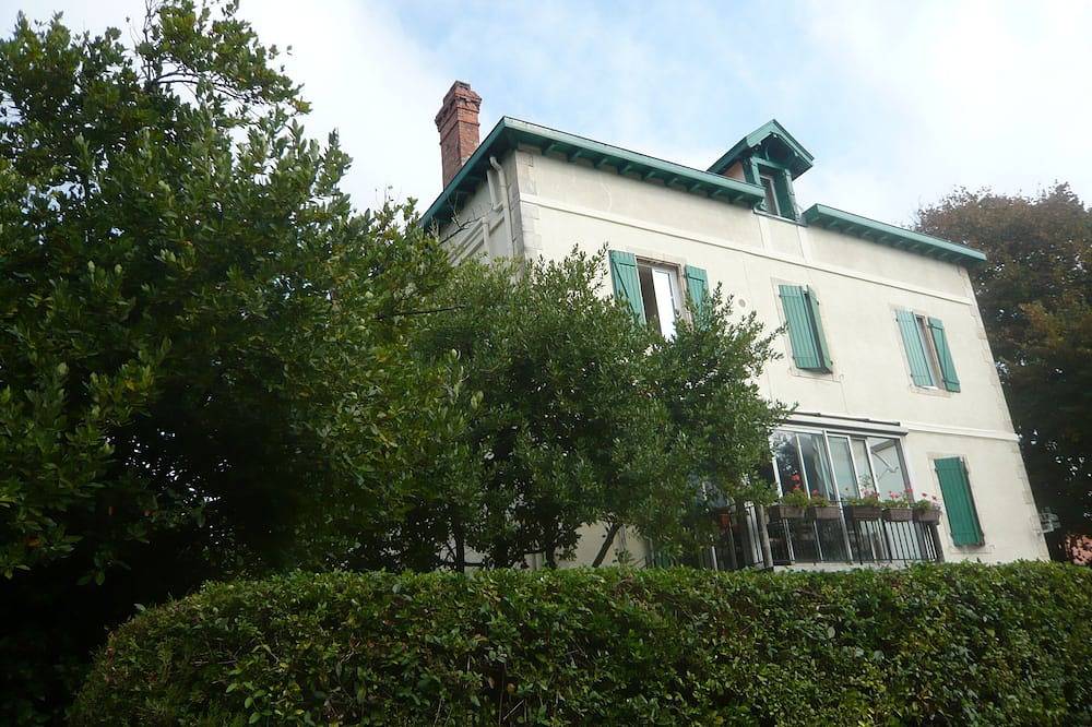 Appartement entier, Studio proche plage (à pied) et commerces dans belle Villa avec vaste jardin in Anglet, Région de Bayonne