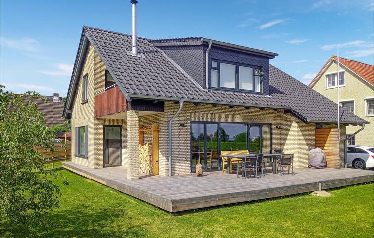 Ferienhaus mit Meerblick für 8 Personen, mit Terrasse und Sauna sowie Garten in Grömitz