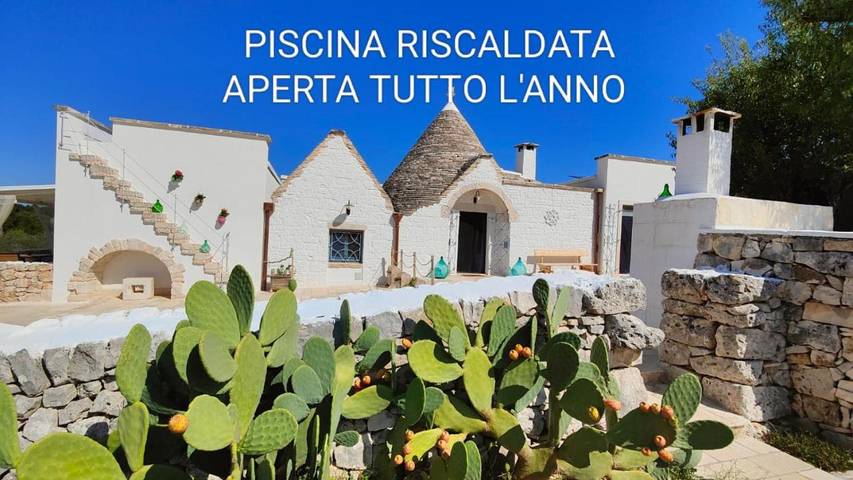 Agriturismo per 10 persone, con giardino e panorama nonché piscina a Noci