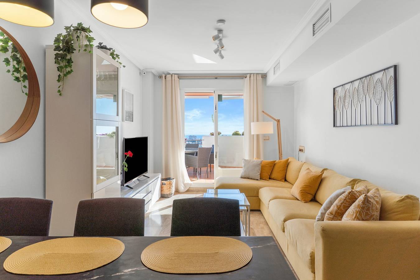 Apartamento entero, Duplex penthouse with 4 bedrooms and stunning sea views in Arroyo de La Miel, Benalmádena