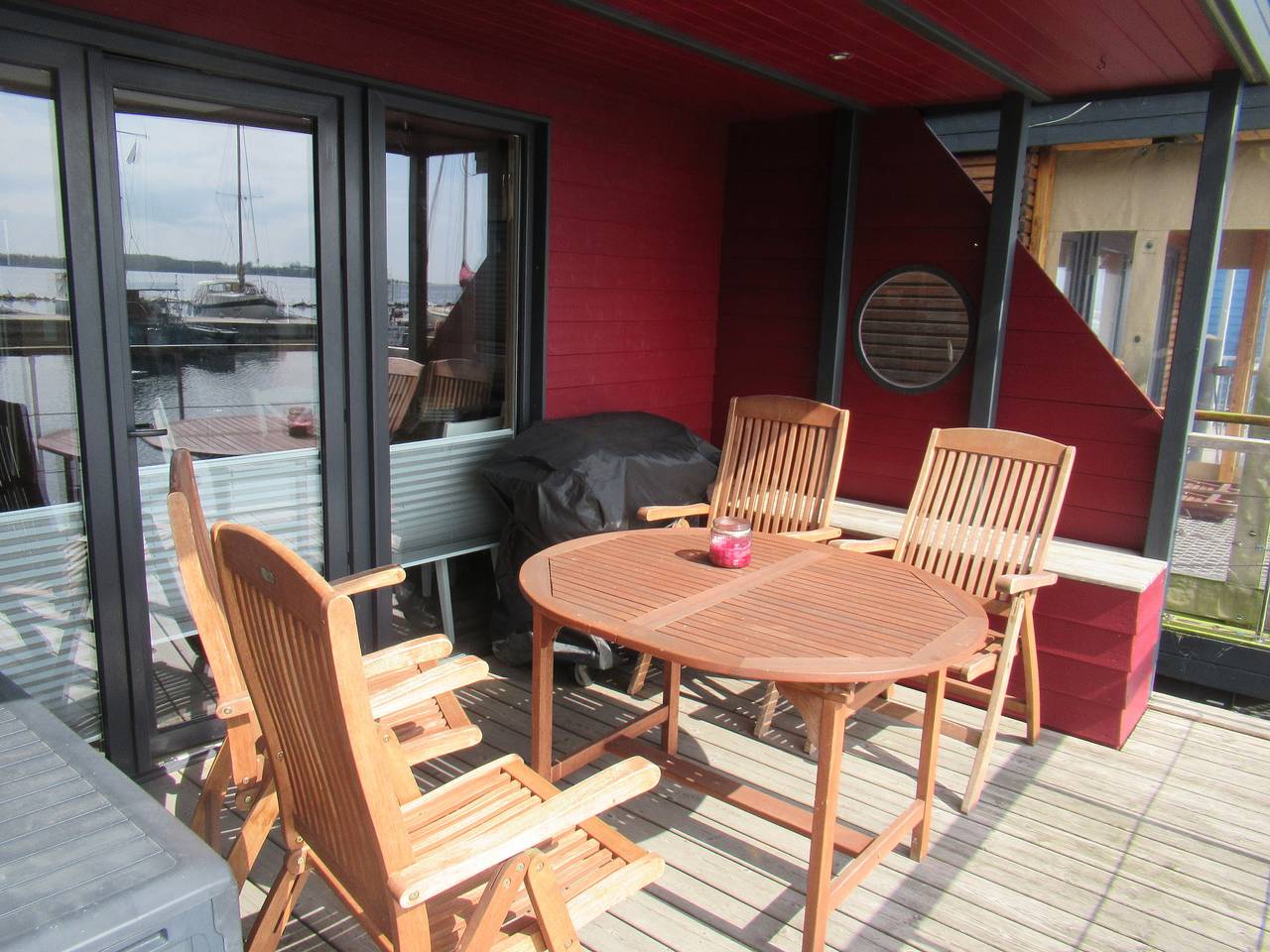 Hausboot Kaddi`s Sunflower - Huus & Meer in Burg auf Fehmarn, Fehmarn