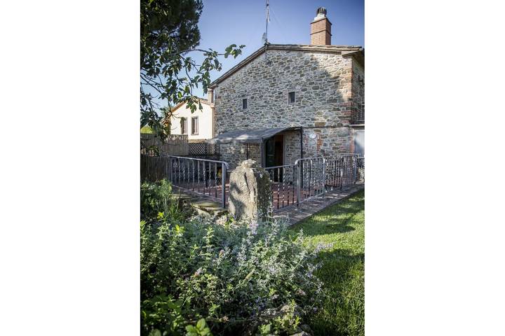 Location de vacances pour 6 personnes, avec piscine ainsi que terrasse et jardin à Arezzo - 4