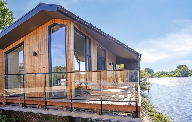 Vakantiehuis voor 4 personen, met uitzicht op het meer en terras, met huisdier de Betuwe