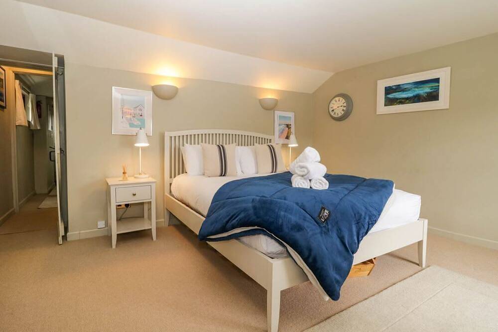 4 Trenhaile Terrace, Malpas, Cornwall in Cornwall