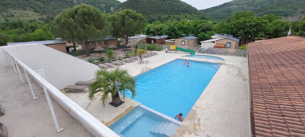 Gîte pour 4 personnes, avec vue et terrasse ainsi que piscine et jardin dans Saint-Julien-en-Saint-Alban - 2