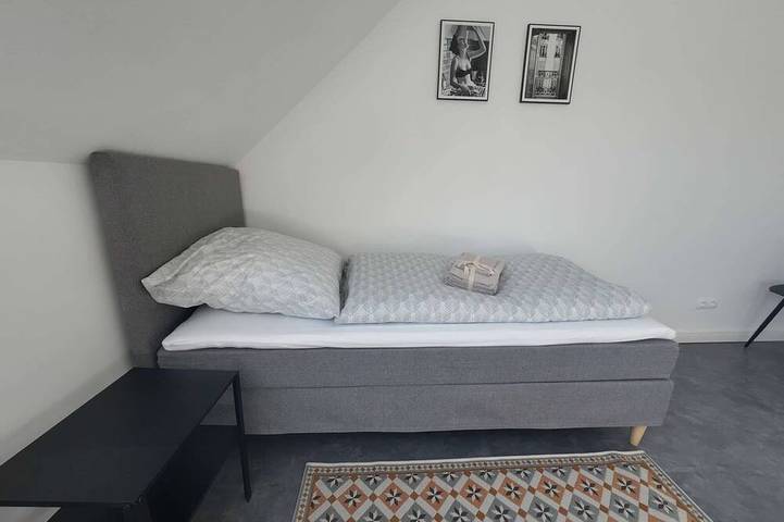 Ganze Wohnung, Lichtdurchflutete 100qm, 5 Zimmer Ferienwohnung mit Platz, Stil & Wohlfühlfaktor in Solingen, Bergisches Land