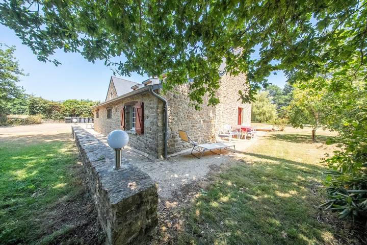 Cocon de pierre & Calme dans un hameau in Pluneret, Côte des Mégalithes