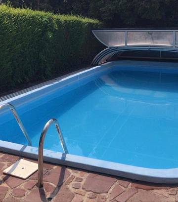 Ferienwohnung für 6 Personen, mit Terrasse und Ausblick sowie Pool und Garten, mit Haustier in Balatonalmadi