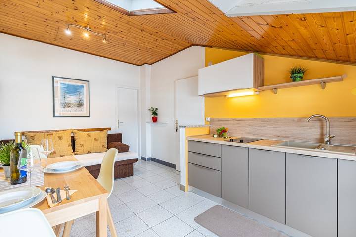 Ferienwohnung mit Meerblick für 5 Personen, mit Balkon/Terrasse in Poreč