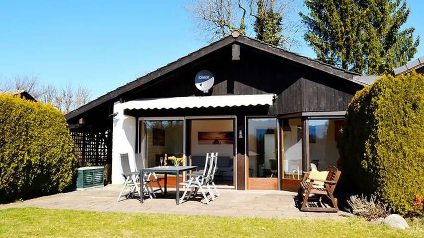Ferienhaus für 3 Personen, mit Terrasse und Garten in Prien - 2