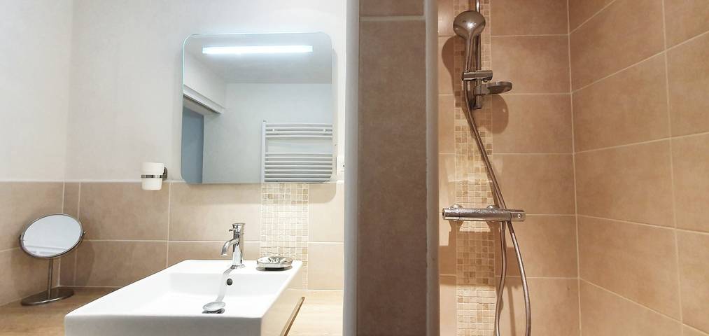 Appartement entier, 🦁 Place St Sauveur - Centre Historique de Caen in Caen, Région de Caen
