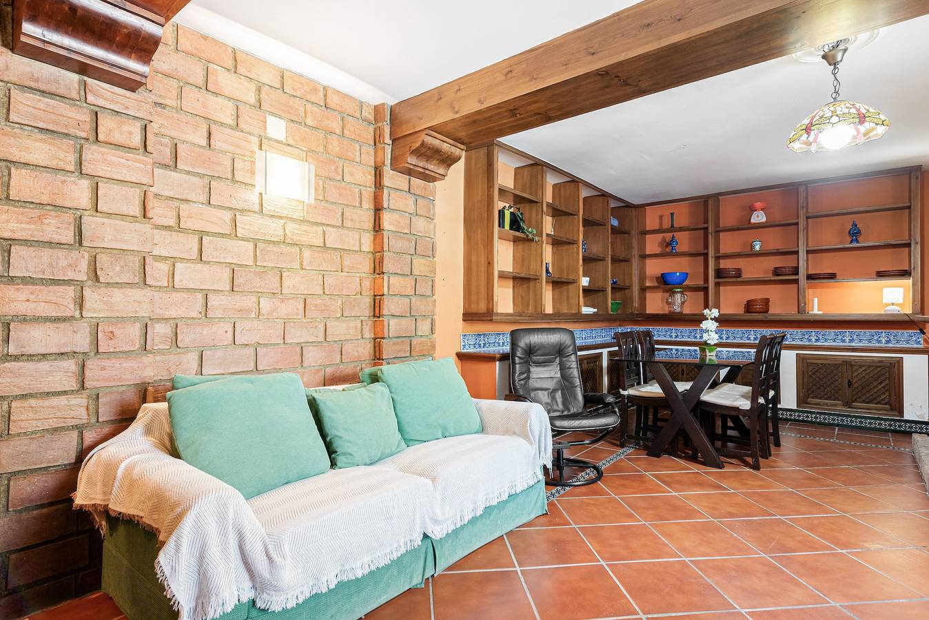 Holiday Home 'Casa Del Golf - 10 Minutes on Foot' with Mountain View, Private Pool and Wi-Fi in Málaga (Este), Malaga