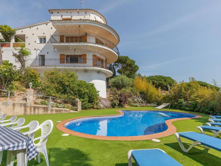 Ferienhaus für 15 Personen, mit Balkon und Meerblick sowie Terrasse und Garten in Castell-Platja d'Aro