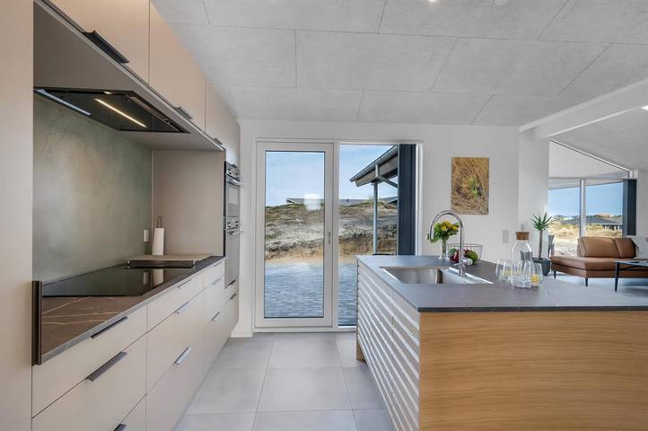 Ferienhaus für 12 Personen, mit Whirlpool und Terrasse sowie Sauna in Klitmøller - 4