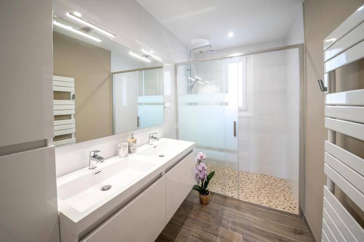 Location de vacances pour 6 personnes, avec Terrasse à Saint-Étienne-de-Tulmont - 4