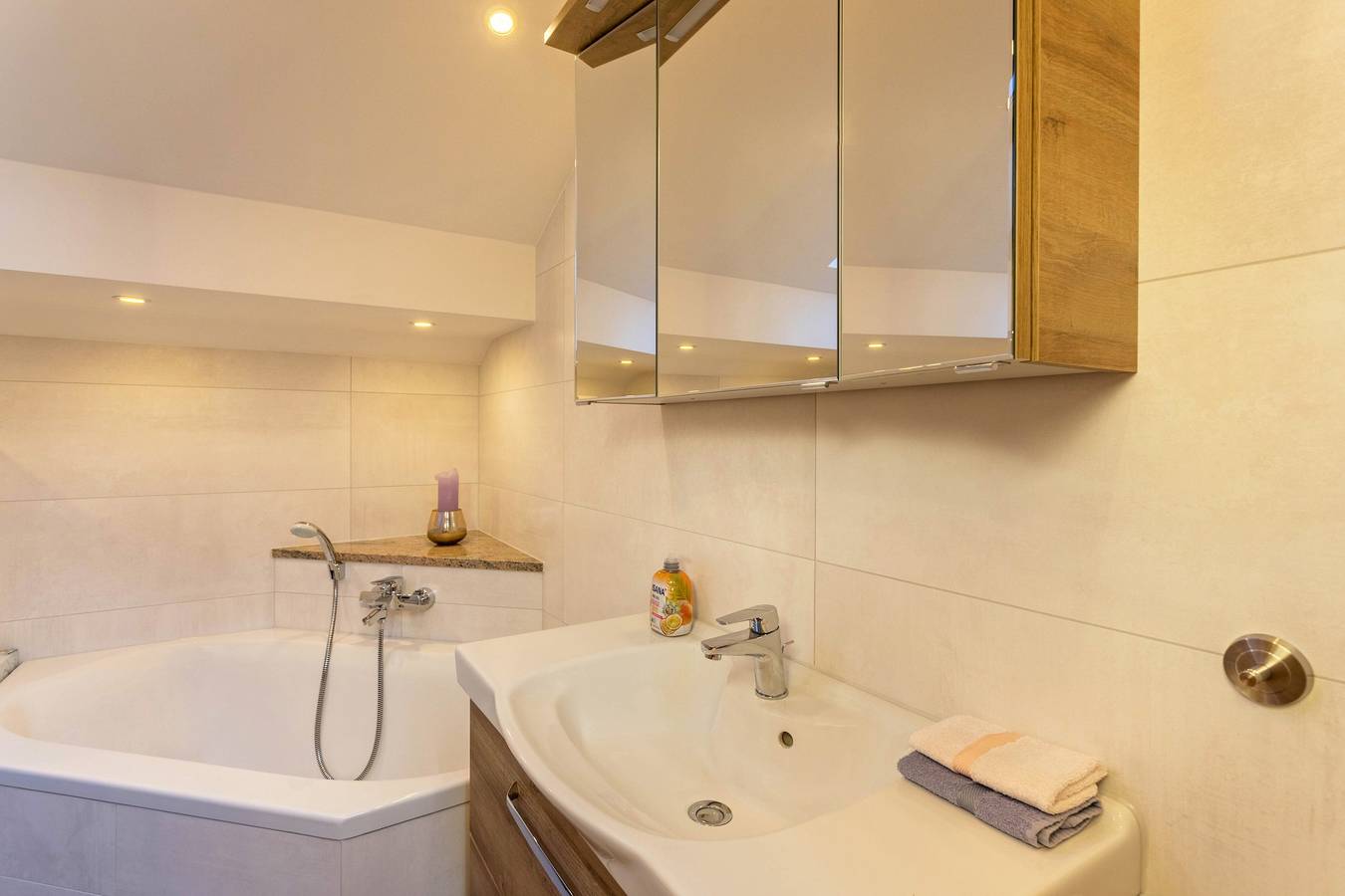 Appartement 'Bergkristall' bij de skilift met uitzicht op de bergen, Wi-Fi & balkon, foto 12