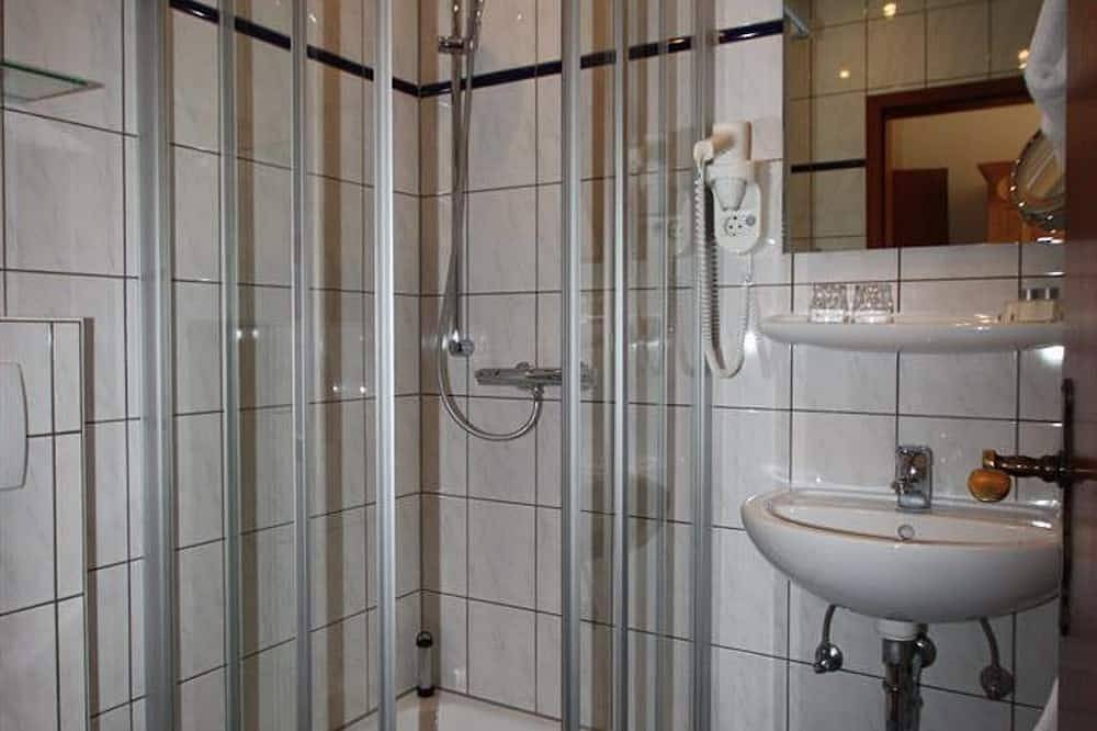 Kleines Doppelzimmer - Gasthaus-Pension-Rest. Geimer in Plütscheid, Eifelkreis Bitburg-Prüm