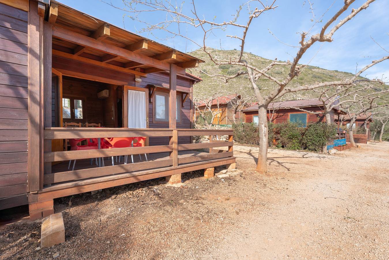 Ferienhaus 'Cabaña Madera B' mit Bergblick, Wlan und Klimaanlage in Barx, Costa de Valencia