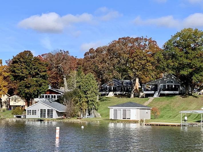 Beach rental for 21 people, with yard in Wisconsin