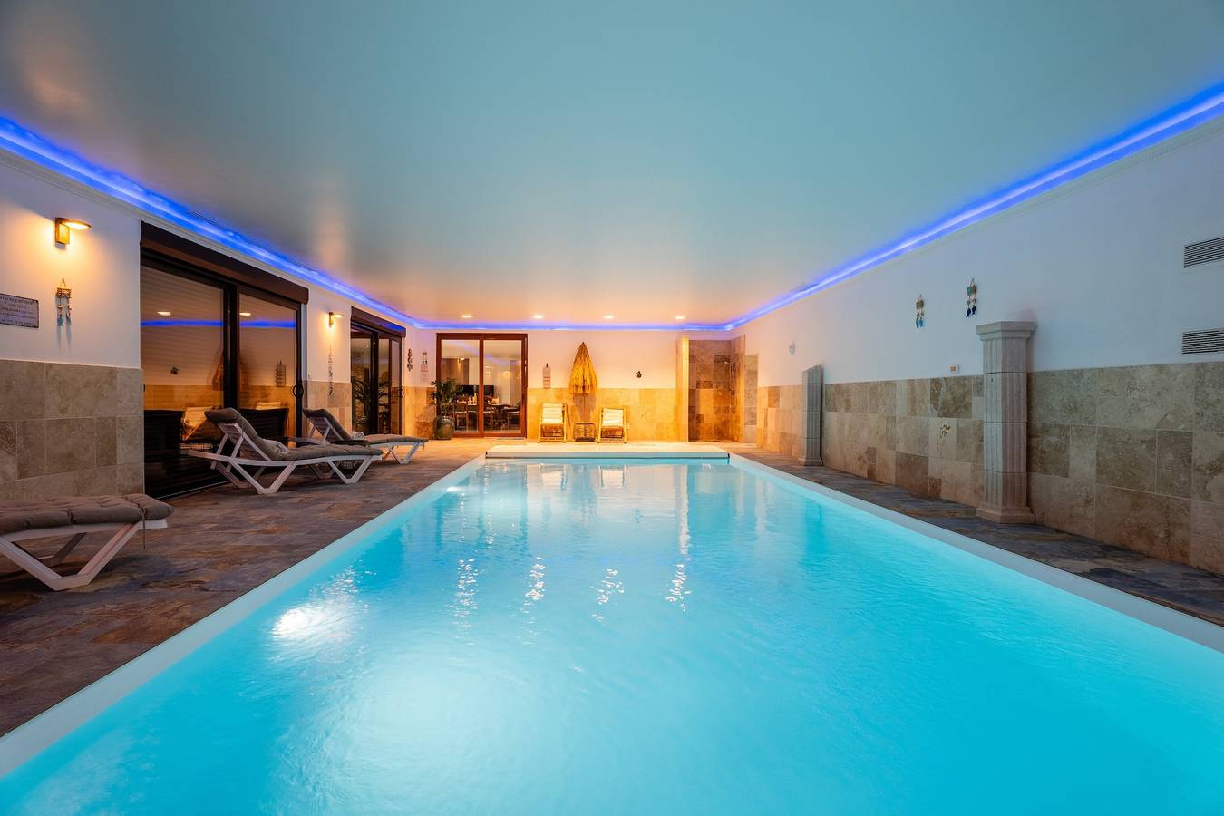 La Perle Bleue – Exklusive 300 m² Wohnung mit Pool nahe Strasbourg in Hœrdt, Region Straßburg