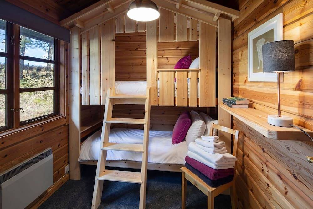 Mallard - sleeps 6 guests  in 3 bedrooms in Yorkshire Dales National Park