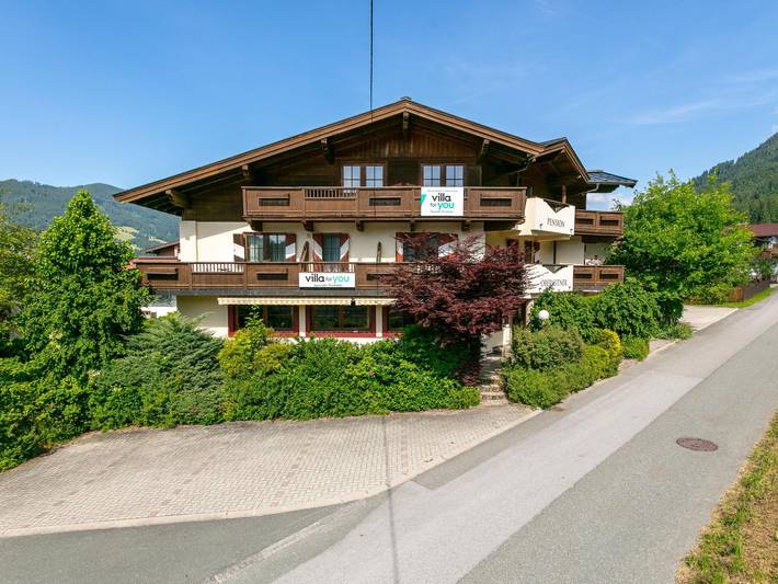 Ferienhaus für 20 Personen, mit Balkon und Garten