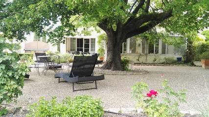 Gîte pour 4 personnes, avec terrasse et jardin à Pernes-les-Fontaines