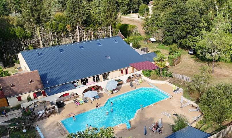 Camping pour 2 personnes, avec Terrasse et Jardin ainsi que Bassin pour enfant et Piscine
