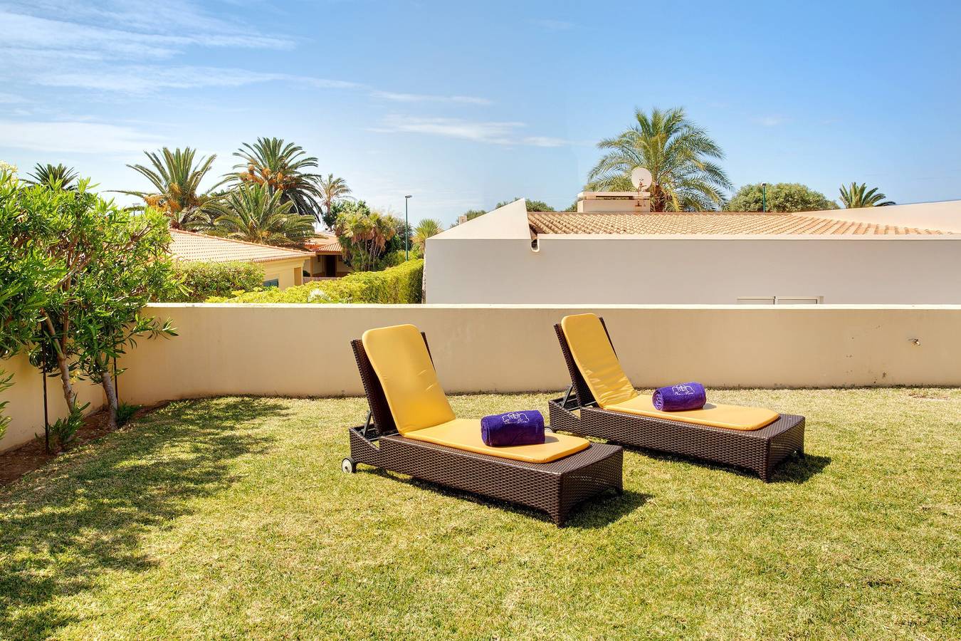 Villa 'Retiro Praia' com vista para a montanha, terraço privado e Wi-Fi in Porto Santo, Madeira