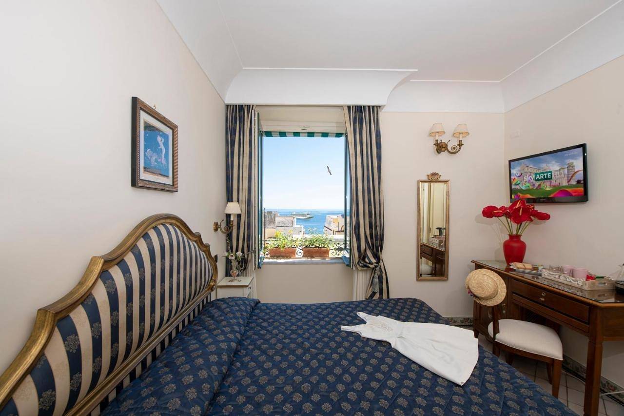 Amalfi Old Square room & apartments , 73 steps from the street in Spiaggia libera Amalfi (Amalfi), Amalfi
